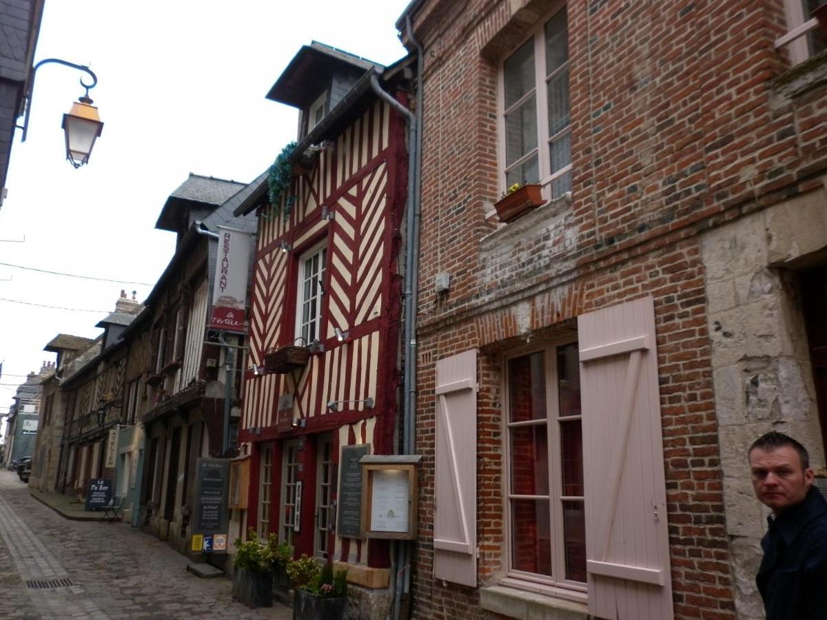 Gite Les Grenouilles オンフルール エクステリア 写真